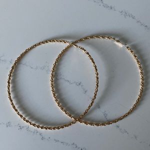 Statement NWOT hoops